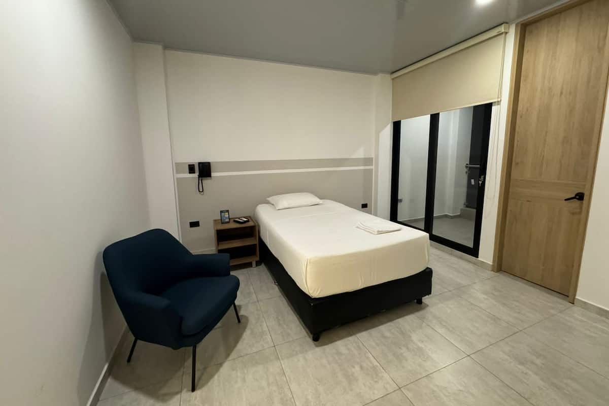 Comfort Single Room | Free WiFi, bed sheets