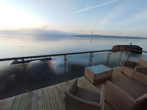 Private quay, balcony, amazing sea views, free parking, Old Castle Pembrokeshire