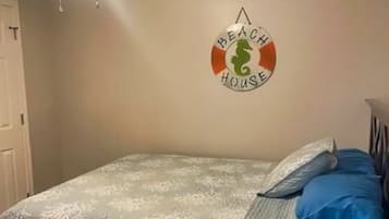 3 habitaciones, tabla de planchar con plancha, wifi y ropa de cama