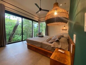 4 bedrooms, free WiFi, bed sheets - Rancho Coco, beautiful Villa in the heart of nature
(Los Pargos)