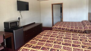 Business Room | Premium bedding, desk, laptop workspace, free WiFi - Super Inn (Newport)