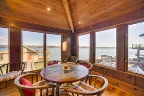 Dining - Luxurious Lakefront Paradise in Scottsboro w/ Dock (Scottsboro)