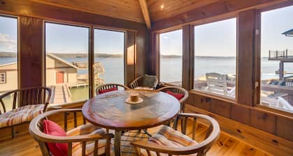 Luxurious Lakefront Paradise in Scottsboro w/ Dock