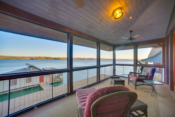 Interior - Luxurious Lakefront Paradise in Scottsboro w/ Dock (Scottsboro)