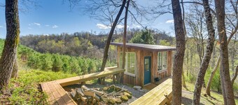 Peaceful Guntersville Cabin: Fire Pit, Near Lake!