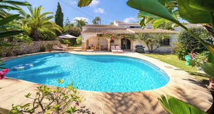 Villa Fave, lovely 6 bedroom, 4 bathroom Spanish family home with private pool