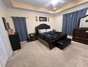 4 bedrooms, iron/ironing board, free WiFi, bed sheets