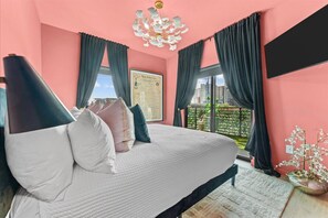 4 bedrooms, desk, iron/ironing board, travel crib