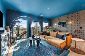 Smart TV, table tennis, books