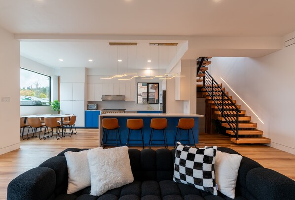 Smart TV, fireplace, video games, ping pong