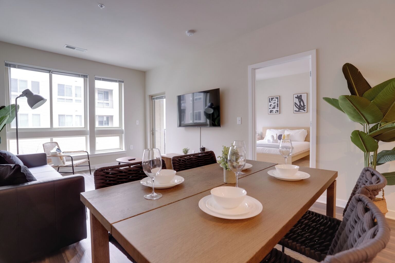 Business Apartment, 1 Bedroom, Balcony | In-room dining