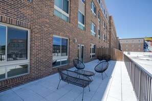 Business Apartment, 3 Bedrooms, Balcony | Balcony
