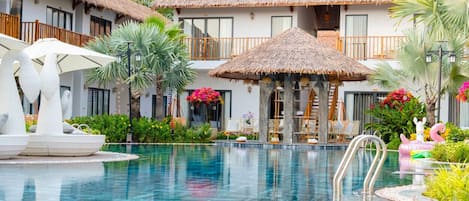 Bar im Pool