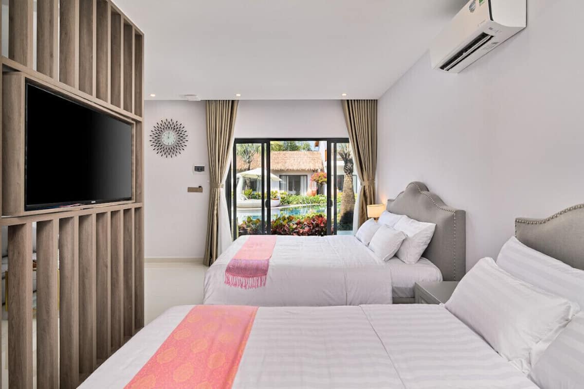 Phòng đôi hoặc 2 giường đơn Deluxe, 1 phòng ngủ, quang cảnh hồ bơi | Bộ đồ giường cao cấp, minibar, bàn 