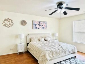 3 bedrooms, iron/ironing board, WiFi, bed sheets