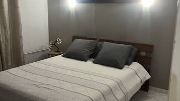 4 chambres, fer et planche Ă repasser, Wi-Fi, draps fournis