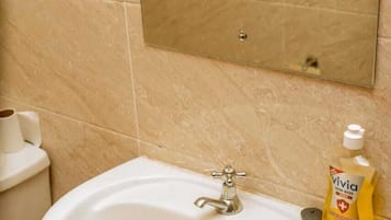 Estudio City | Baño | Ducha y cabezal de ducha tipo lluvia