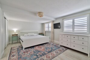 4 Schlafzimmer, Schreibtisch, kostenloses WLAN, BettwÀsche