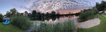 Vacation accommodation by a private lake, surrounded by nature in Ketzin, not far from Berlin