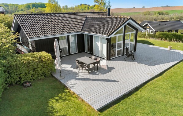 Exterior - Nice home in Haderslev with lake view (Haderslev)