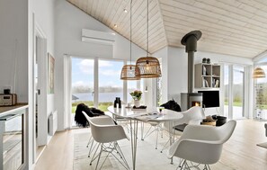 Dining - Nice home in Haderslev with lake view (Haderslev)