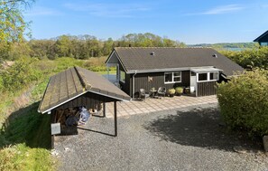 Exterior - Nice home in Haderslev with lake view (Haderslev)