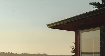 Secluded, Bayfront Escape, Luxury Hot Tub, EV Charger, King Beds, Pets OK