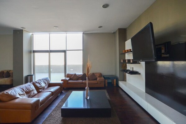 TV