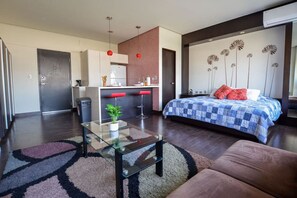 1 bedroom, desk, iron/ironing board, free WiFi
