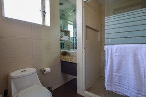 Hair dryer, towels - LoftStudio - Great Location & Comfortable / Gym & Pool (Monterrey)