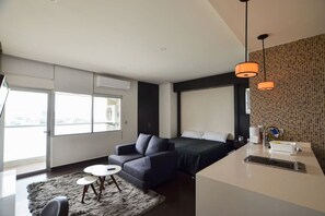 1 bedroom, desk, iron/ironing board, free WiFi - LoftStudio - Great Location & Comfortable / Gym & Pool (Monterrey)