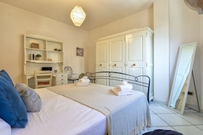 2 chambres, fer et planche à repasser, Wi-Fi, literie fournie