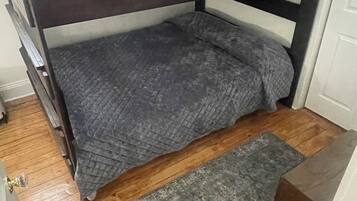 2 soveværelser, pengeskab på værelset, strygejern/strygebræt, Wi-Fi