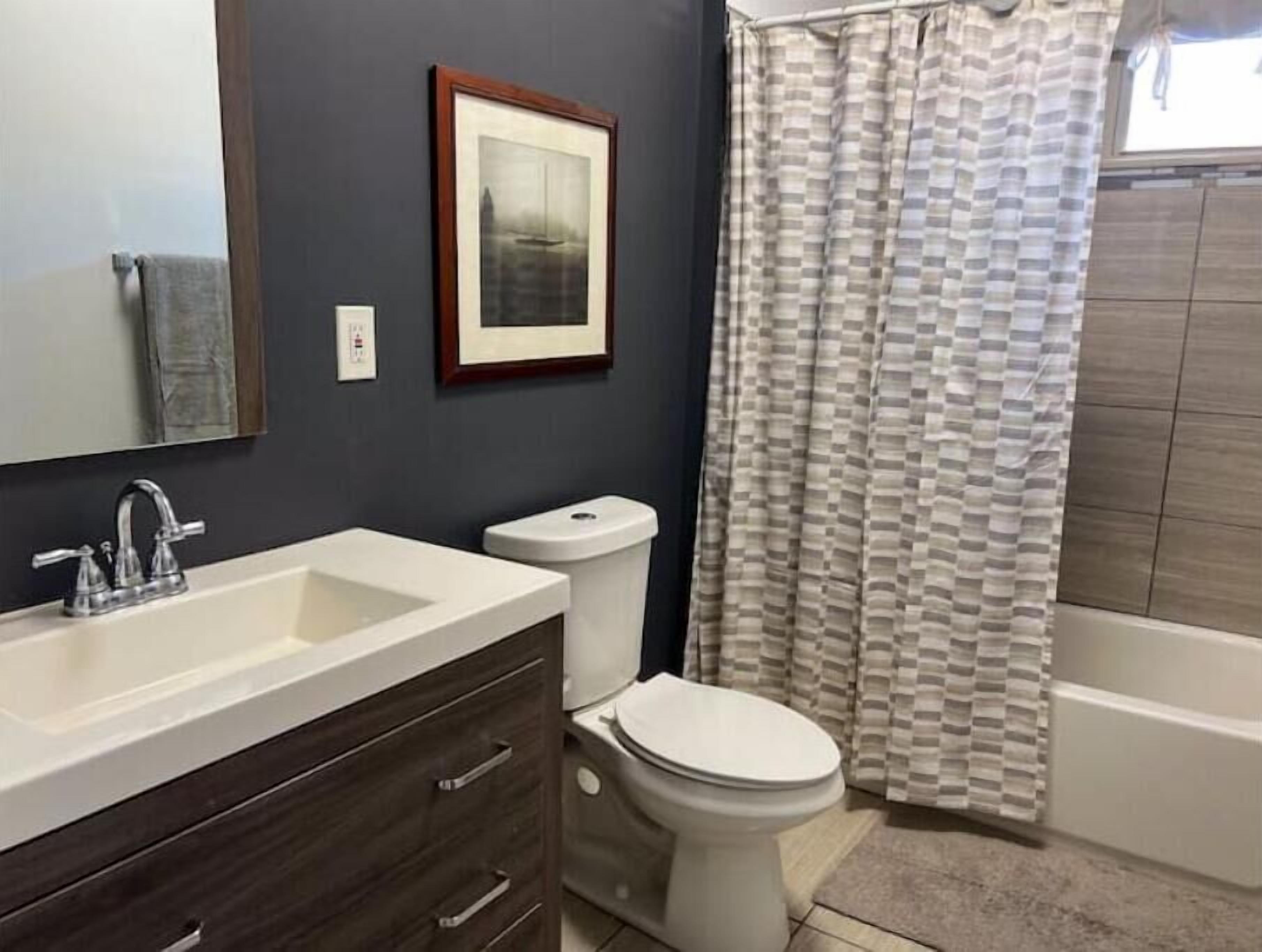 Hårføner, håndklær, såpe og sjampo