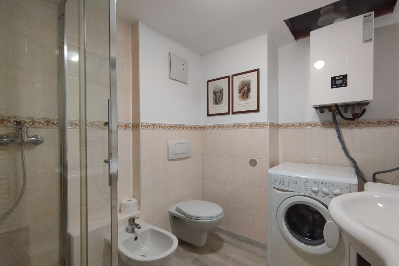 Dusche, Haartrockner, Bidet, Handtücher