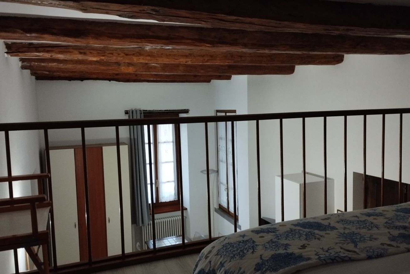 1 camera, Wi-Fi, lenzuola