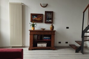 Uklassifisert bilde, 4 av 9, knapp