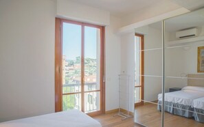 3 makuuhuonetta, silitysrauta/-lauta, Wi-Fi, vuodevaatteet