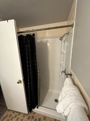 基础客房 | 浴室