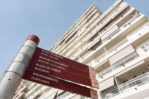 Unclassified image, 4 of 36, button