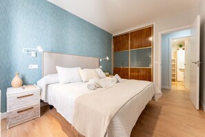 1 bedroom, iron/ironing board, free WiFi, bed sheets - MalagaSuite Niza II Fuengirola (Fuengirola)