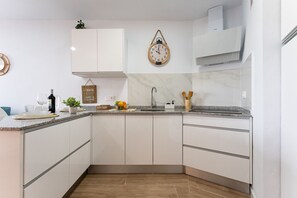 Fridge, microwave, coffee/tea maker, electric kettle