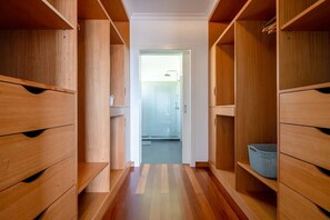 Interior - Luxury Haven: Heated Pool, AC & Sun 
 (Ponta do Sol)