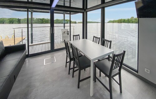 Cozy ship in Zlocieniec with lake view