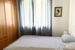 2 bedrooms, bed sheets -  M102 - Marcelli, delightful three-room apartment with garden (Marcelli)