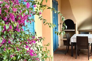 Outdoor dining -  M102 - Marcelli, delightful three-room apartment with garden (Marcelli)