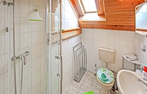 Shower, hair dryer - Stunning apartment in Königs Wusterhausen OT (Königs Wusterhausen OT)
