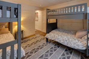 3 slaapkamers, een bureau, een strijkplank/strijkijzer, gratis wifi