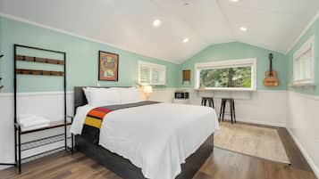 Individually decorated, individually furnished, free WiFi, bed sheets