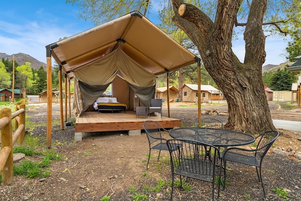 CUTTHROAT TROUT | 1 bedroom, individually decorated, individually furnished, free WiFi